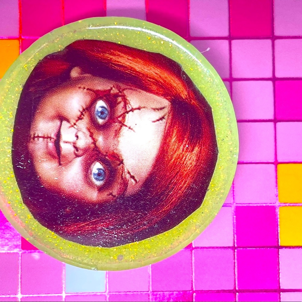 Chucky phone grip